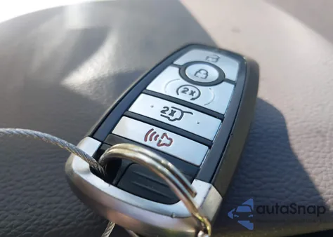 2019 Ford Expedition Limited from USA, damaged, VIN 1FMJU1KT1KEA71151